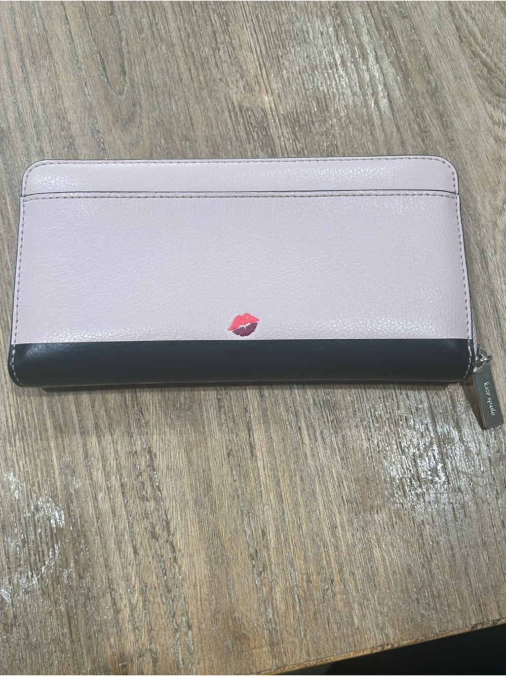 Disney x Kate Spade Minnie Mouse Large Continental Zip Around Wallet - Picture 2 of 15